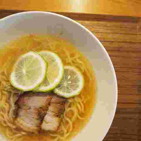 立花食堂のレモンラーメン