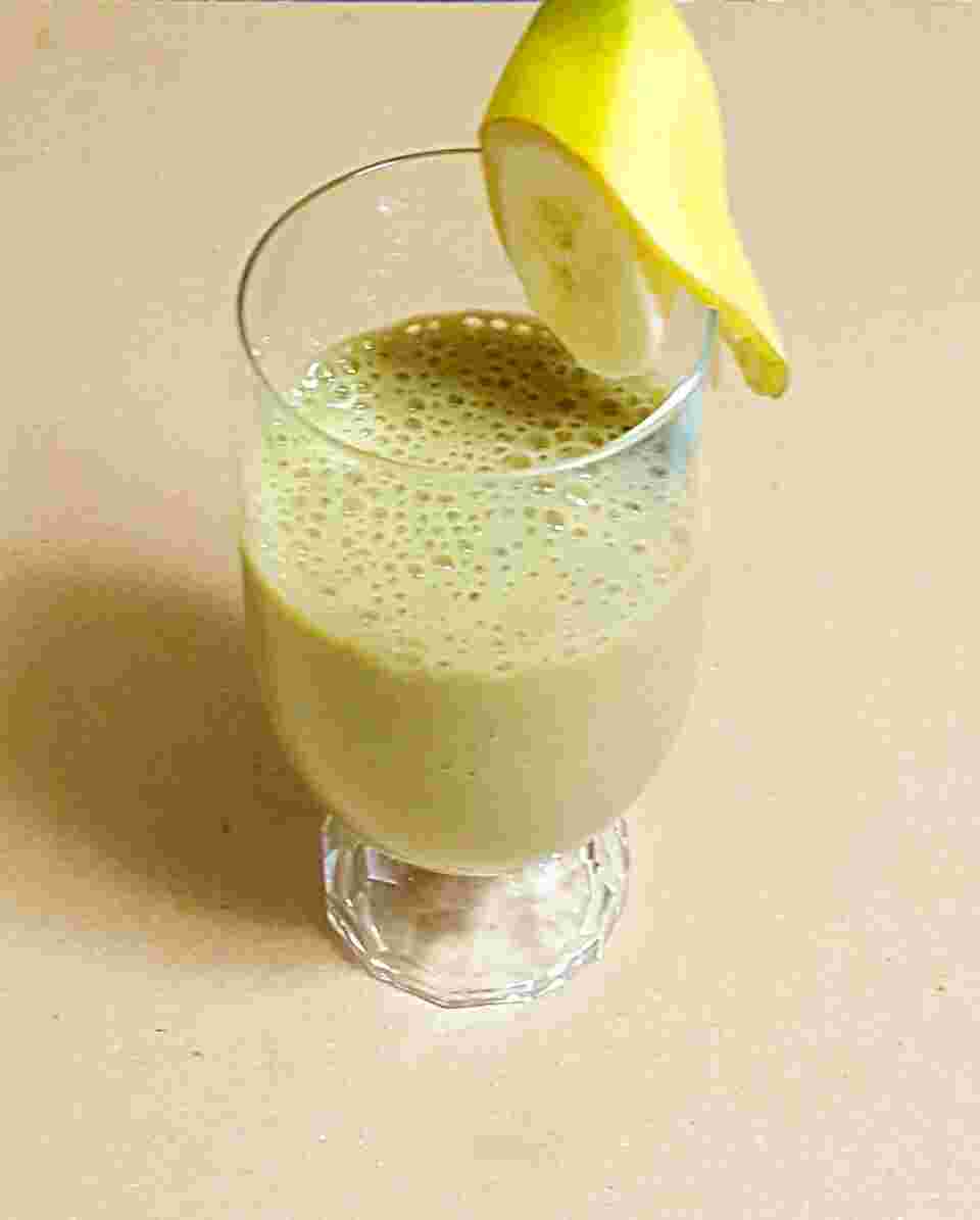バナナが飾ってあるカルーア抹茶バナナミルク