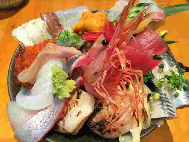 栄寿司の海鮮丼