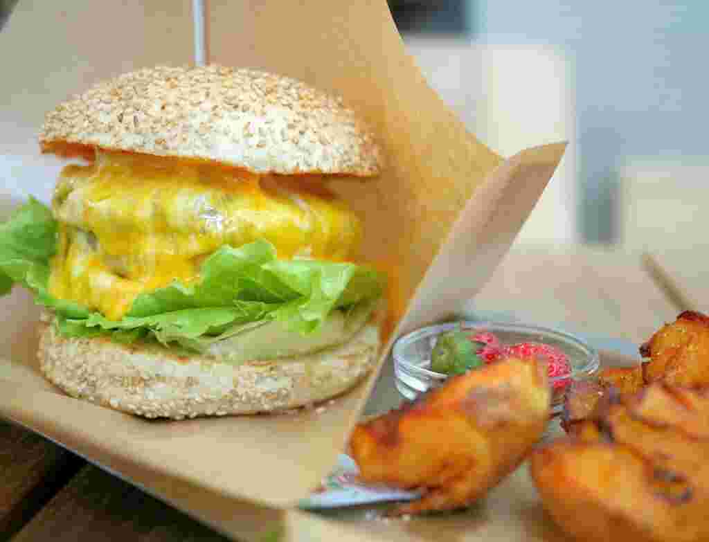 「自由が丘バーガー・自由が丘店」ハンバーガー