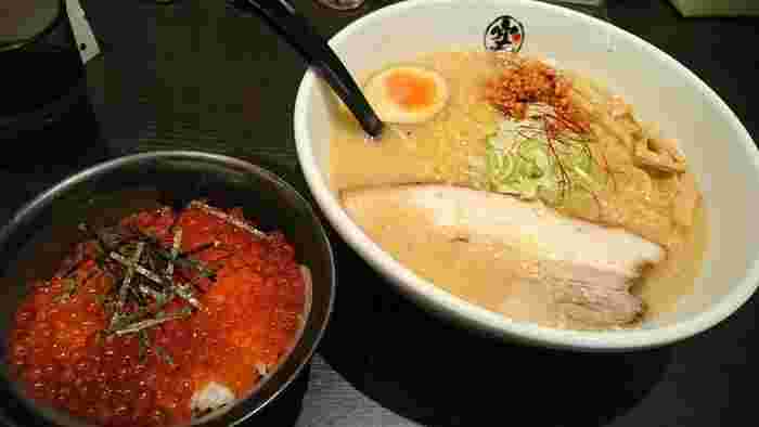 ラーメンとイクラ丼のセット