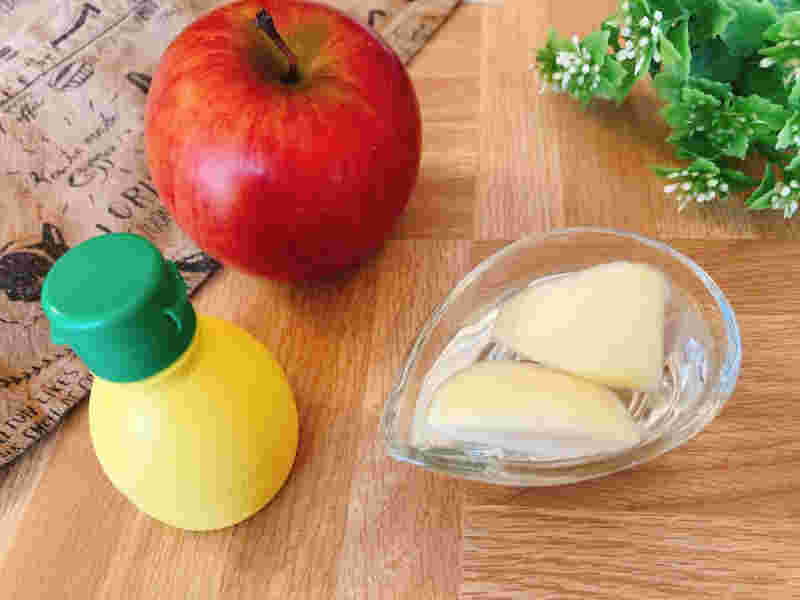 りんごの茶色の変色を防ぐにはレモン水？