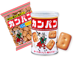 袋入りと缶入り乾パン
