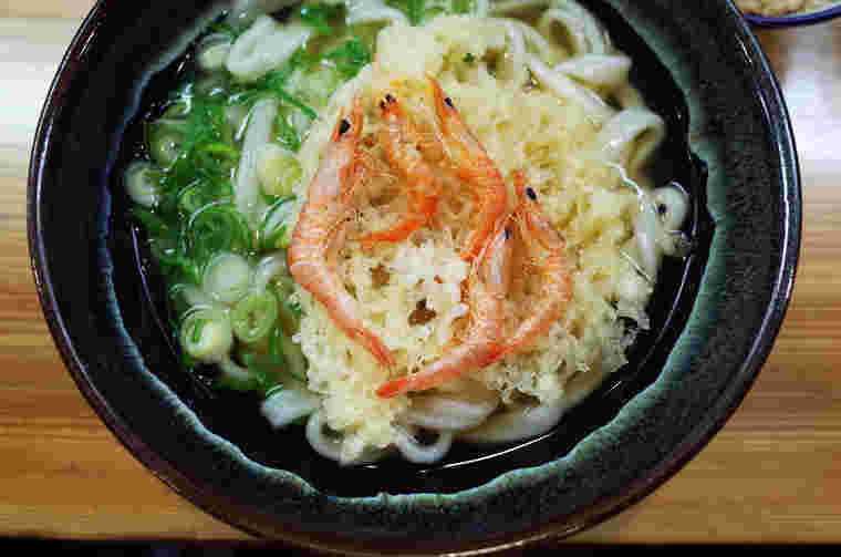 葉隠うどんの天ぷらうどん