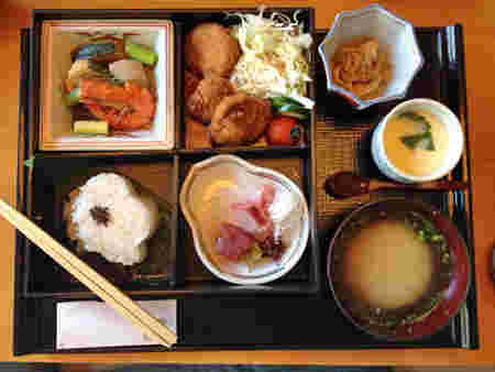 仲むらランチ