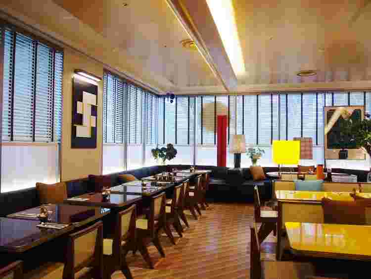 ビルズ大阪店の店内