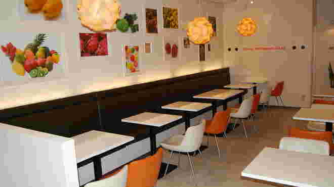 フォーシーズンズカフェの店内