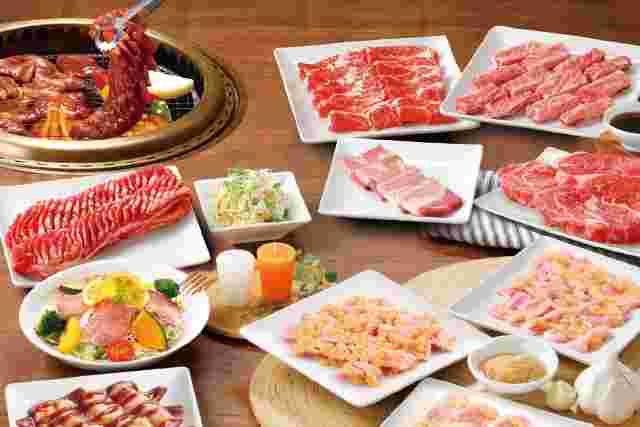 ワンカルビの並べられた焼肉