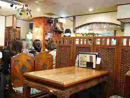 バンタイ店内席