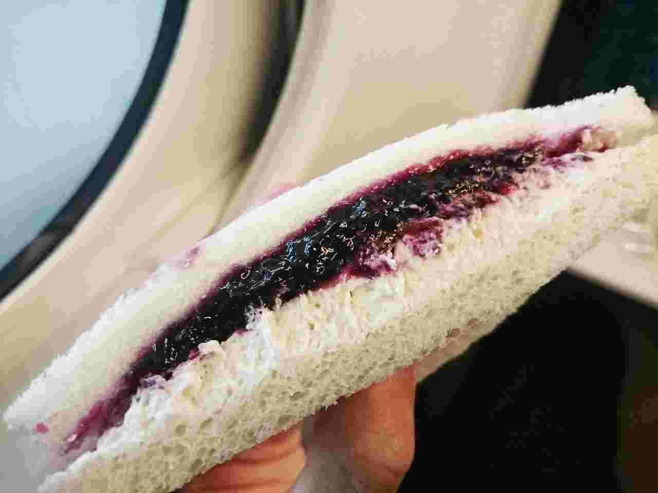 ブルーベリー生クリーム