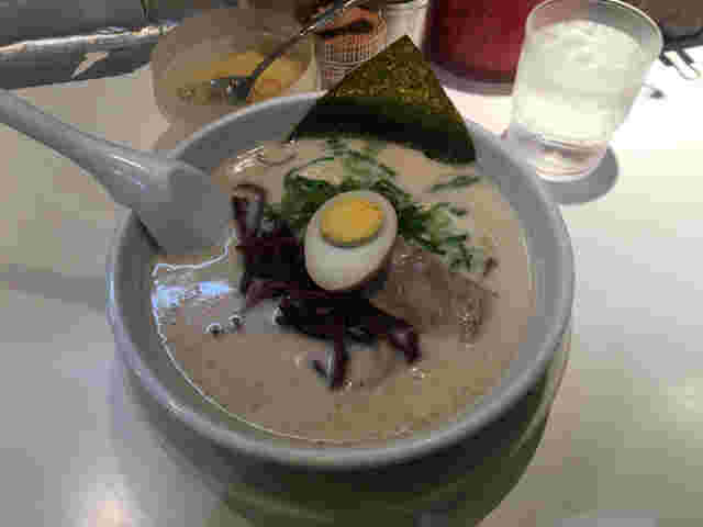 博多天神 御茶ノ水2号店豚骨ラーメン