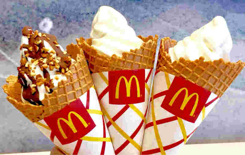 ワッフルコーンプレーンとチョコ&アーモンド