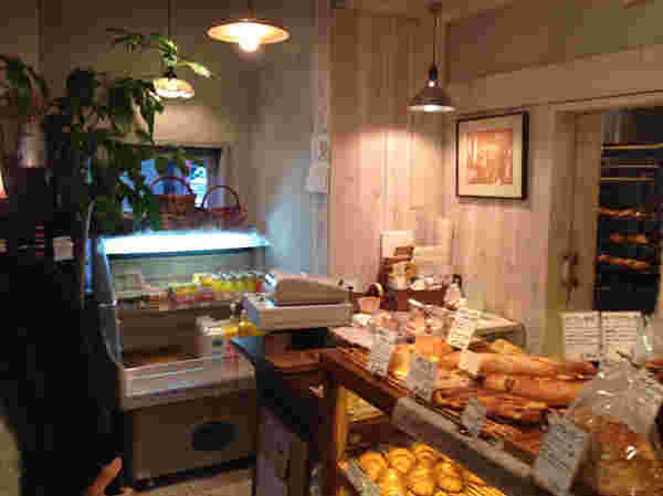 自由が丘穂の香店内