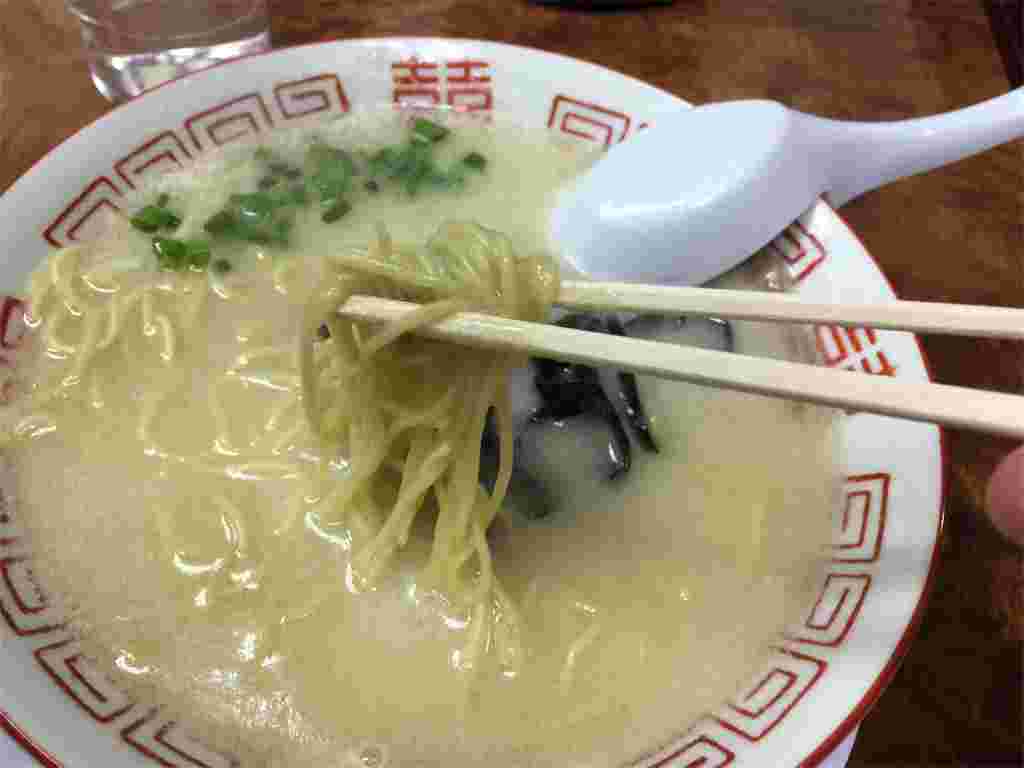 博多元気一杯のラーメン