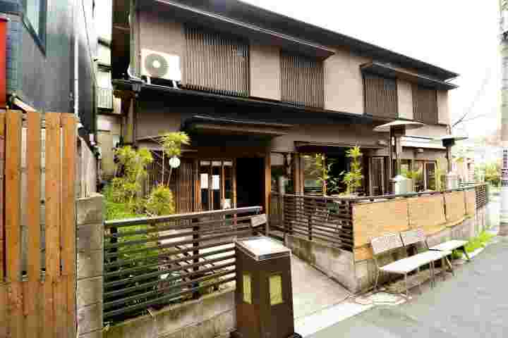 神楽坂茶寮本店の入り口