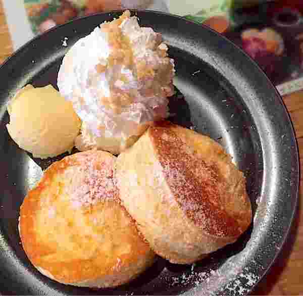 Hona Cafe 天神今泉　平日限定のパンケーキ