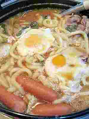 ウィンナー入り肉うどん