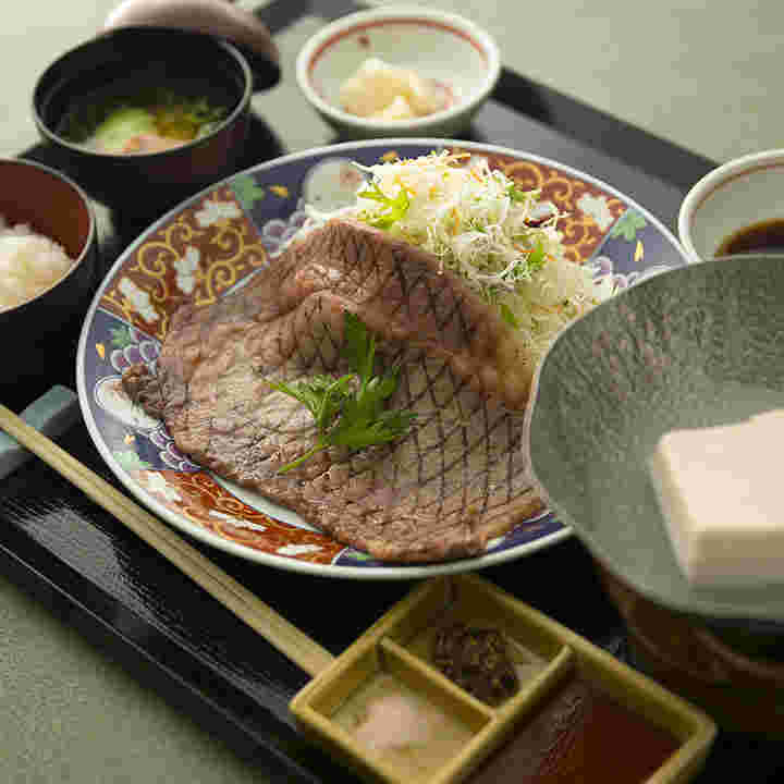 湯豆腐 和牛ステーキ 嵐山 庵珠・和牛ロースステーキ膳