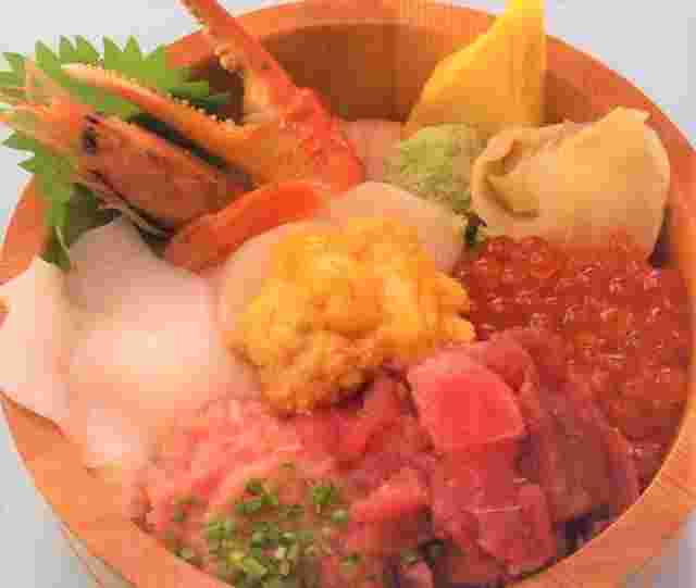 海鮮丼大江戸のうに盛り7点なかおち丼