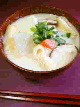 「豆腐と野菜の豆乳酒粕汁」