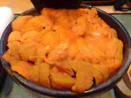 鮨國の元祖こぼれうに丼