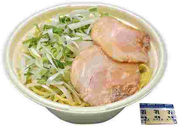 弾力のある麺が人気の醤油ラーメン