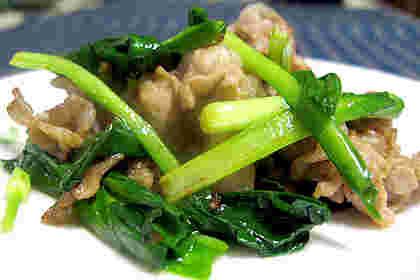 行者にんにくと豚バラ肉の炒め物