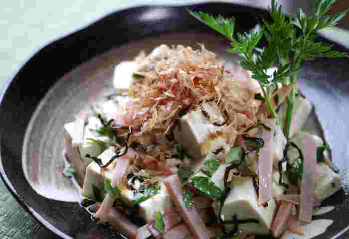 山椒の葉の豆腐サラダ