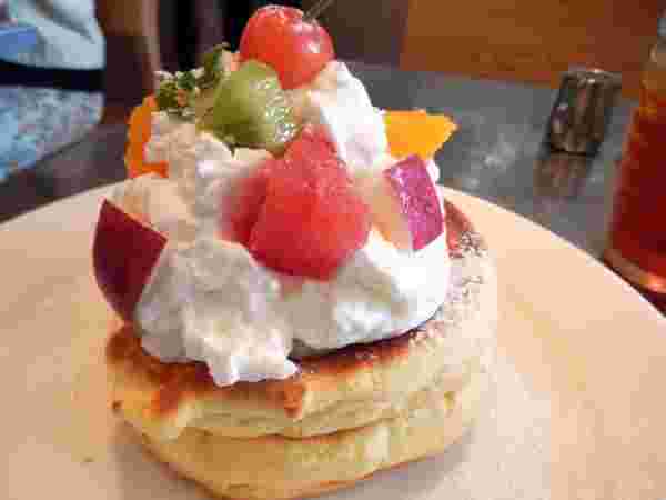 フルーツパンケーキ