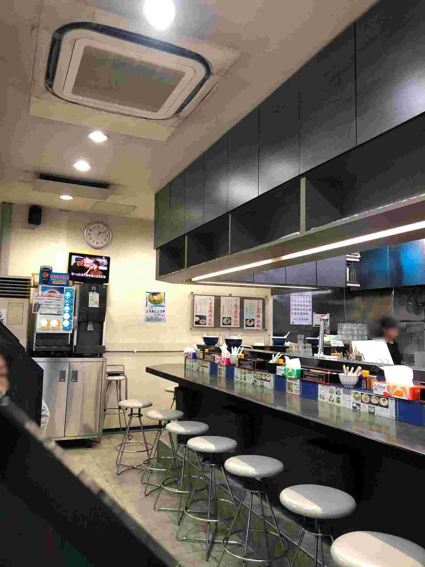 「らーめん山頭火・旭川ラーメン村店」店内