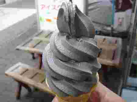 イカスミソフトクリーム