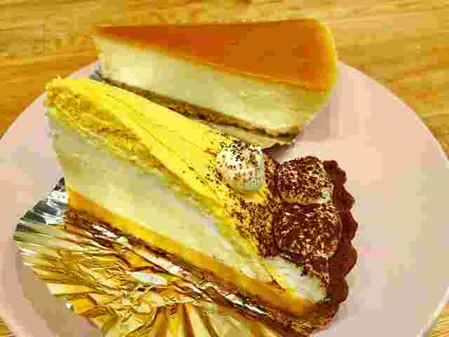 チーズケーキとパンプキンクリームタルト