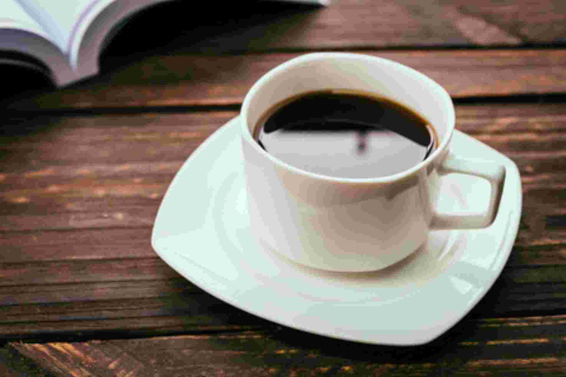 コーヒーの入ったカップ