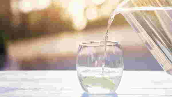 水
