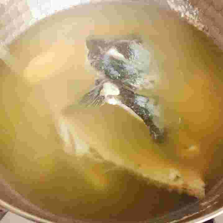 マコガレイのアラ汁