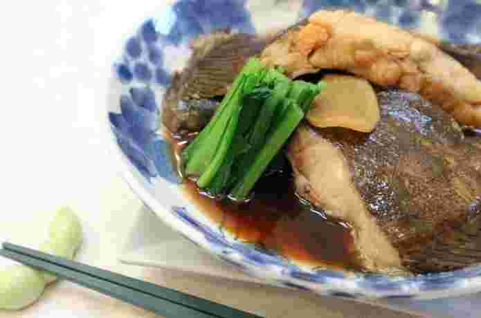 濃い目のたれで煮こんだ絶品のホシガレイの煮付け