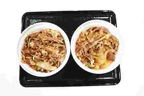 普通とサラシアの牛丼