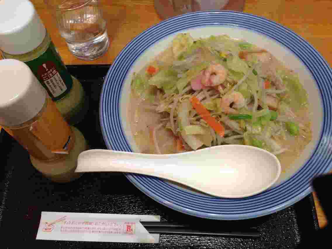 リンガーハットの皿うどんは野菜一杯