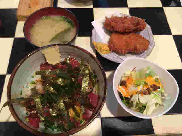 居酒屋てっ平の鉄火丼とヒレカツ2枚