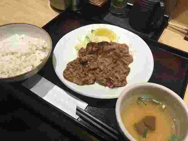 たんや博多の牛タン朝定食