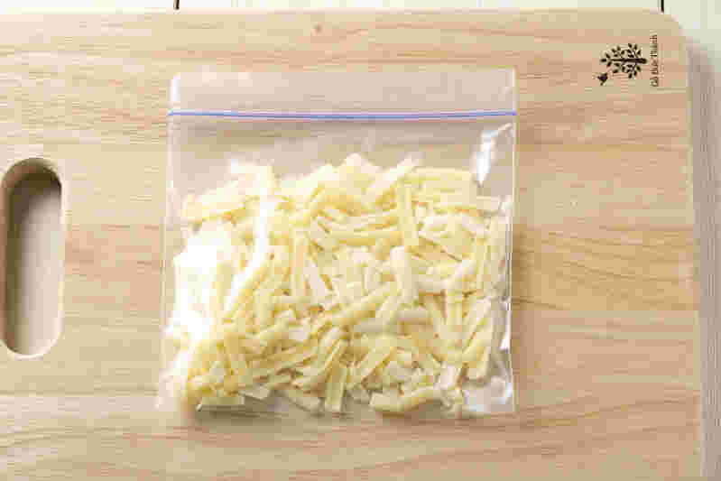 ジップバッグに入れたチーズ