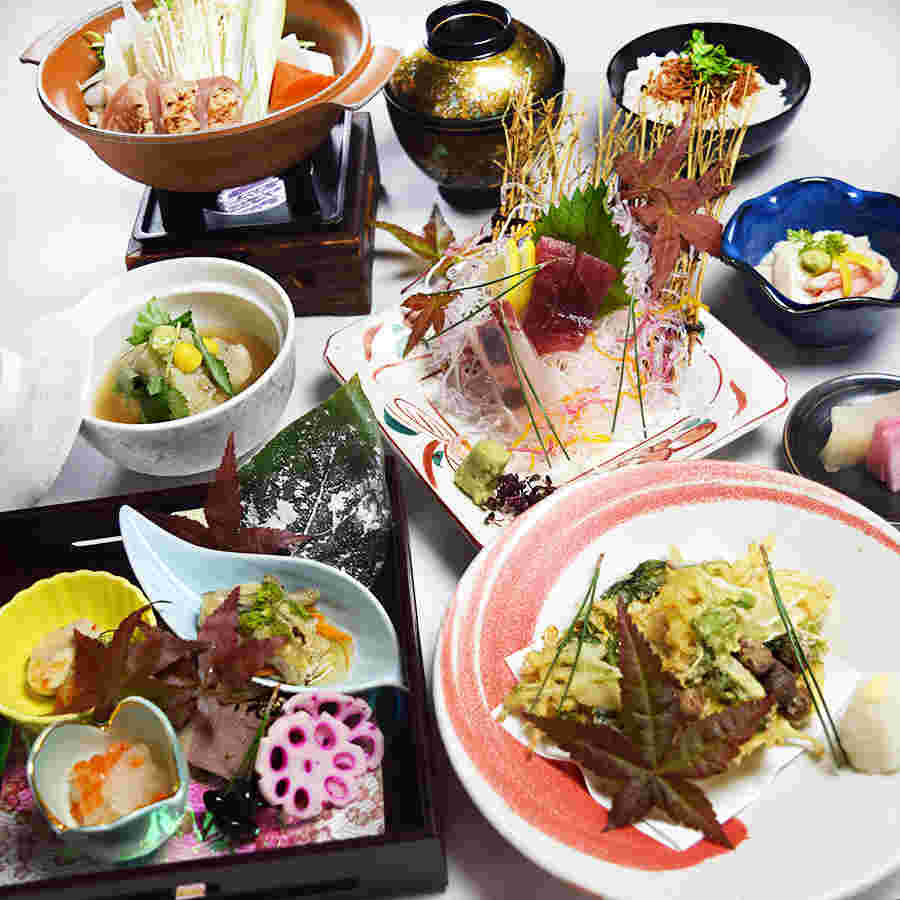 焼き鳥以外のお鍋やサイドメニューも美味しい正や