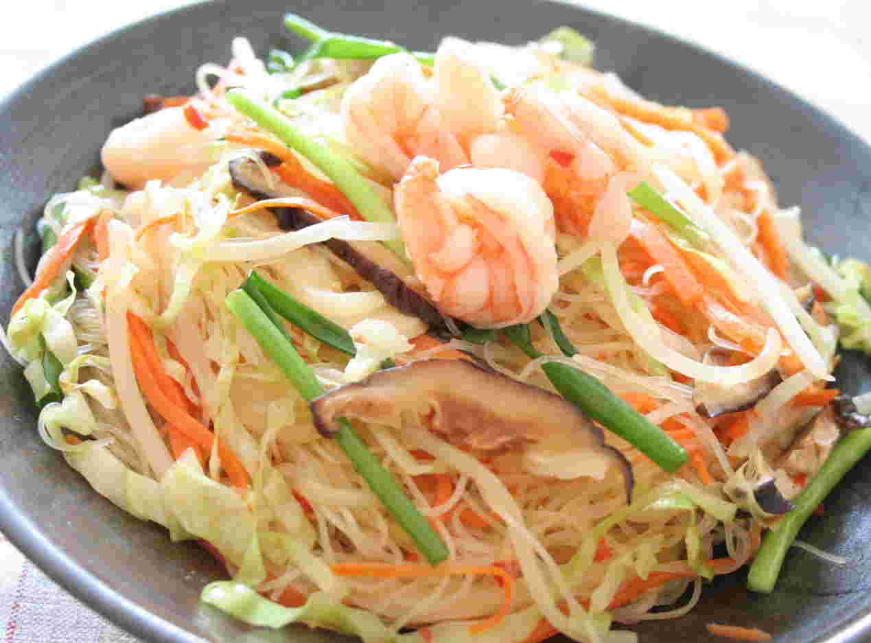 野菜と海老が入ったビーフン