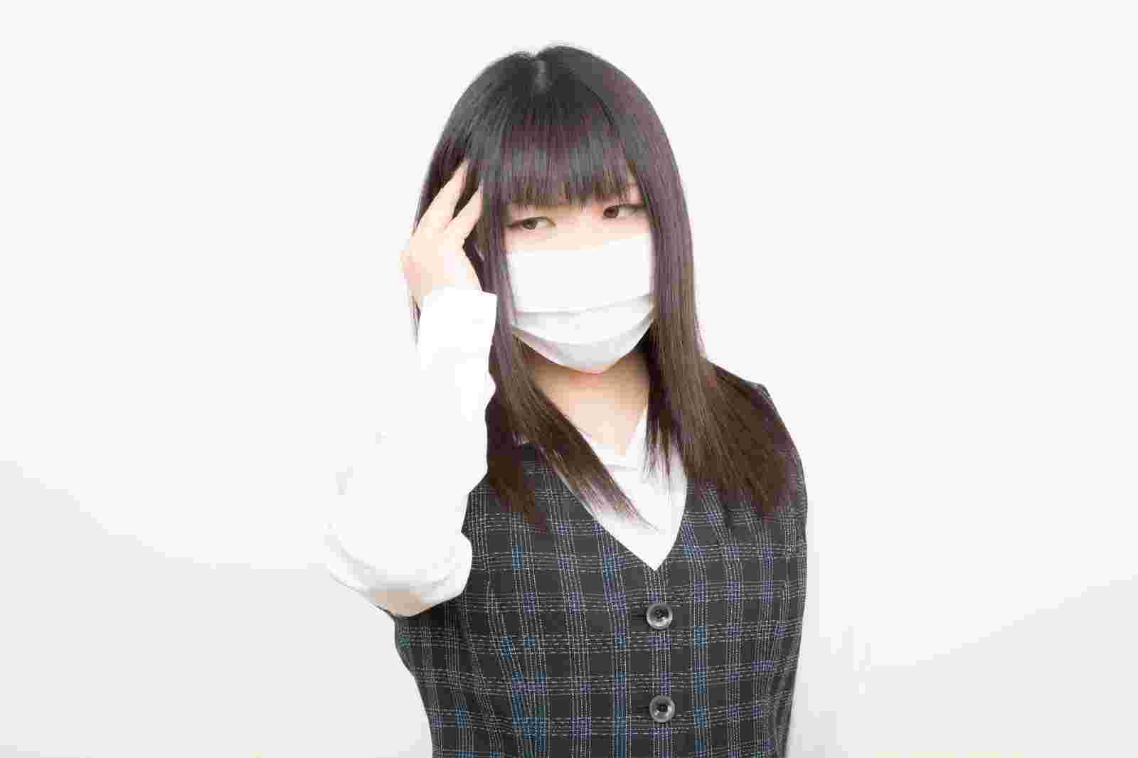 花粉症の女性