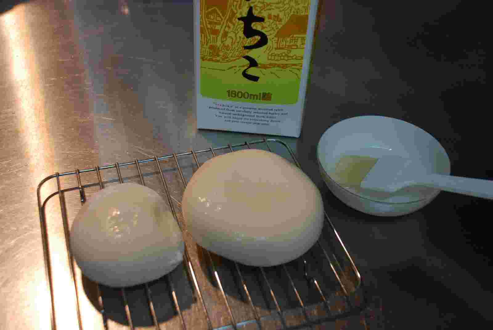 鏡餅にアルコールを塗ってカビ予防