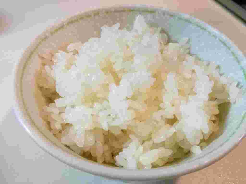 茶碗によそったこんにゃく米