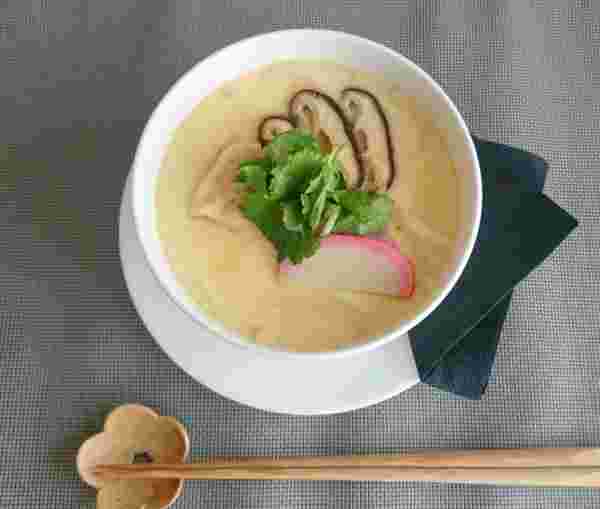 うどんが入った茶碗蒸し