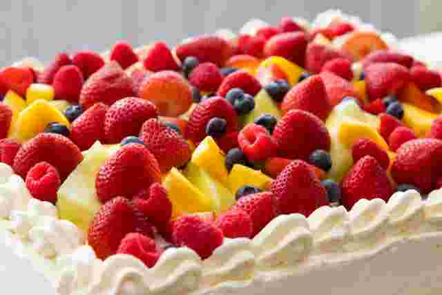 フルーツたっぷりのケーキ