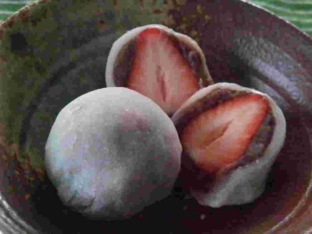 レンジでチンして作る白玉粉を使ったいちご大福