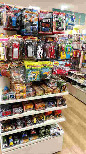 セリアのミニカー売り場